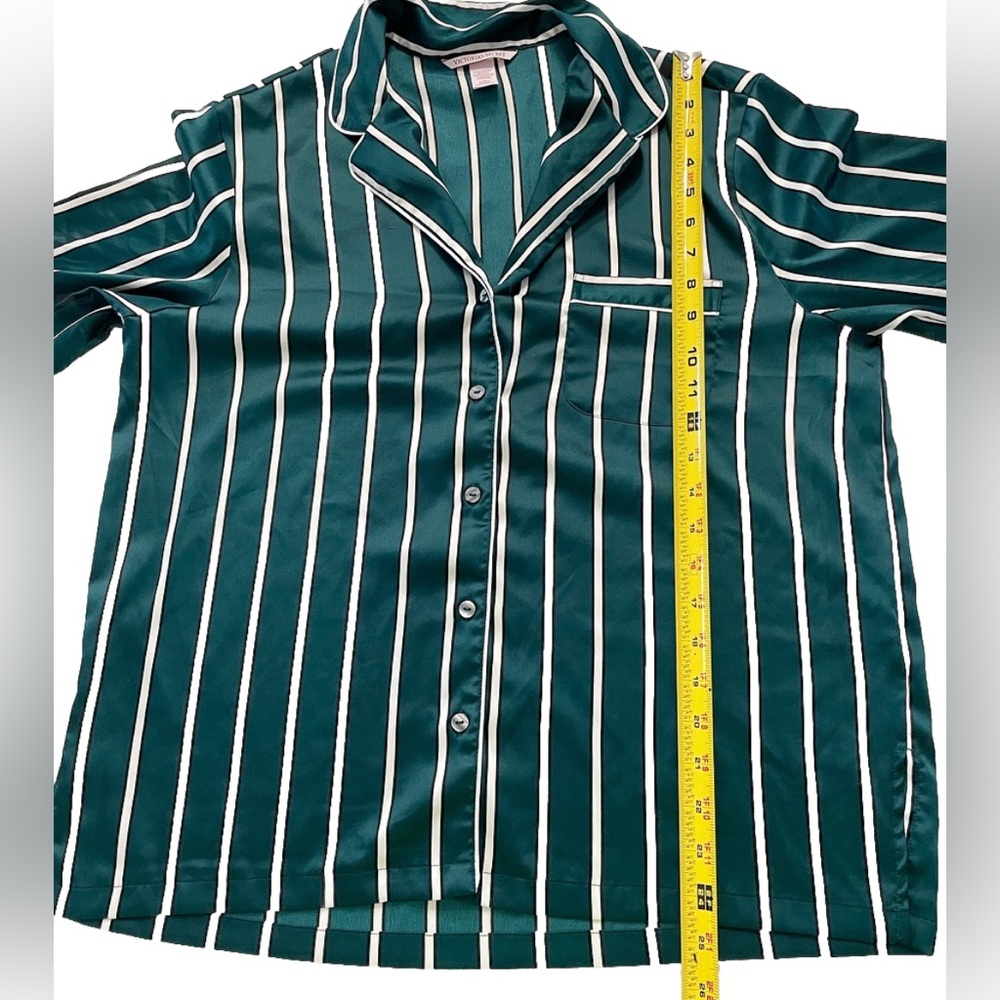 Victoria’s Secret Satin Long Sleeve Pajama Top Women’s M Green/White Striped - Picture 5 of 7